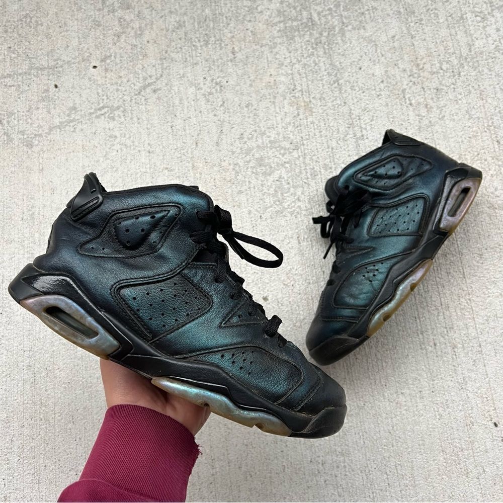 Air Jordan 6 iridescent women’s size 8.5